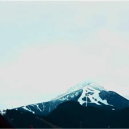 Apartment**** Anastasiia Ski Lift Area 반스코